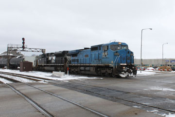 NS GE C40-8W #8461 & NS EMD SD70M-2 #2712