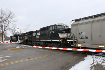 NS GE C40-9W #8933, NS GE C40-9W #9434 & NS GE C40-8W #8336