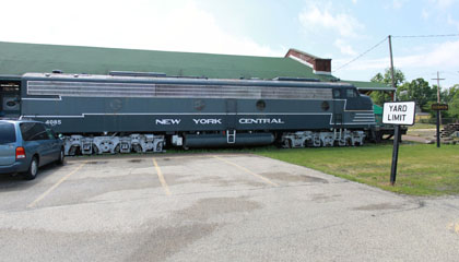 NYC EMD E8 #4085, National NYC Museum