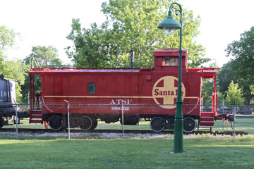 ATSF CE-1 steel Caboose #999262, Emporia