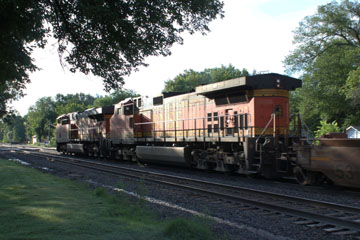 BNSF GE ES44DC #7453 & BNSF GE C44-9W #55322, Emporia, Emporia