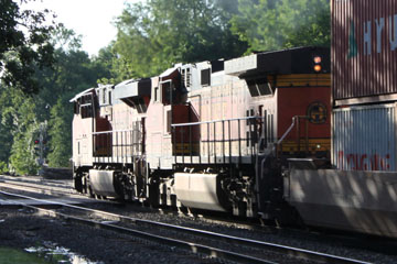 BNSF GE ES44DC #7453 & BNSF GE C44-9W #55322, Emporia, Emporia