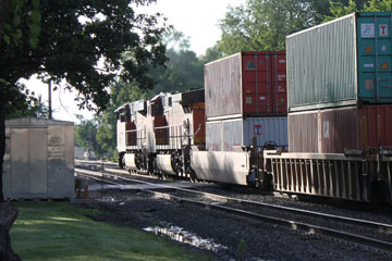 BNSF GE ES44DC #7453 & BNSF GE C44-9W #55322, Emporia, Emporia