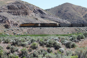 UP GE C44-60AC #6922 and GE AC4460CW #7021