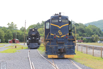 CO EMD GP7 #5828, Clifton Forge