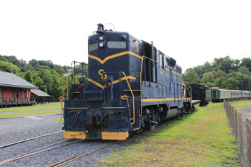 CO EMD GP7 #5828, Clifton Forge