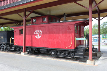 Wooden Cupola Caboose #104610, Hartford